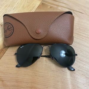Ray-Ban Aviator Classic in Black